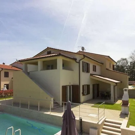 Aurora-marisol With Pool, 150 M
